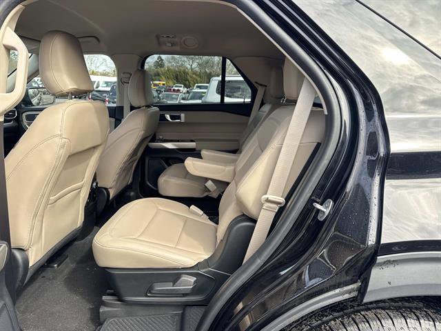 Certified 2022 Ford Explorer XLT w/ Equipment Group 202A image 9