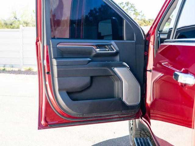 Used 2024 GMC Sierra 2500 Denali w/ Technology Package AWD/4WD image 17