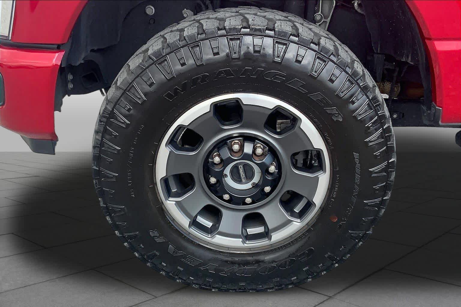 Certified 2024 Ford F250 Lariat w/ Tremor Off-Road Package AWD/4WD image 11