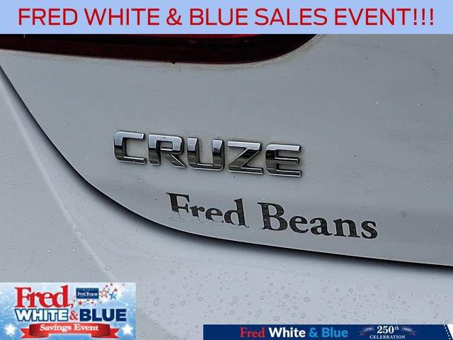 Used 2018 Chevrolet Cruze Premier FWD image 31