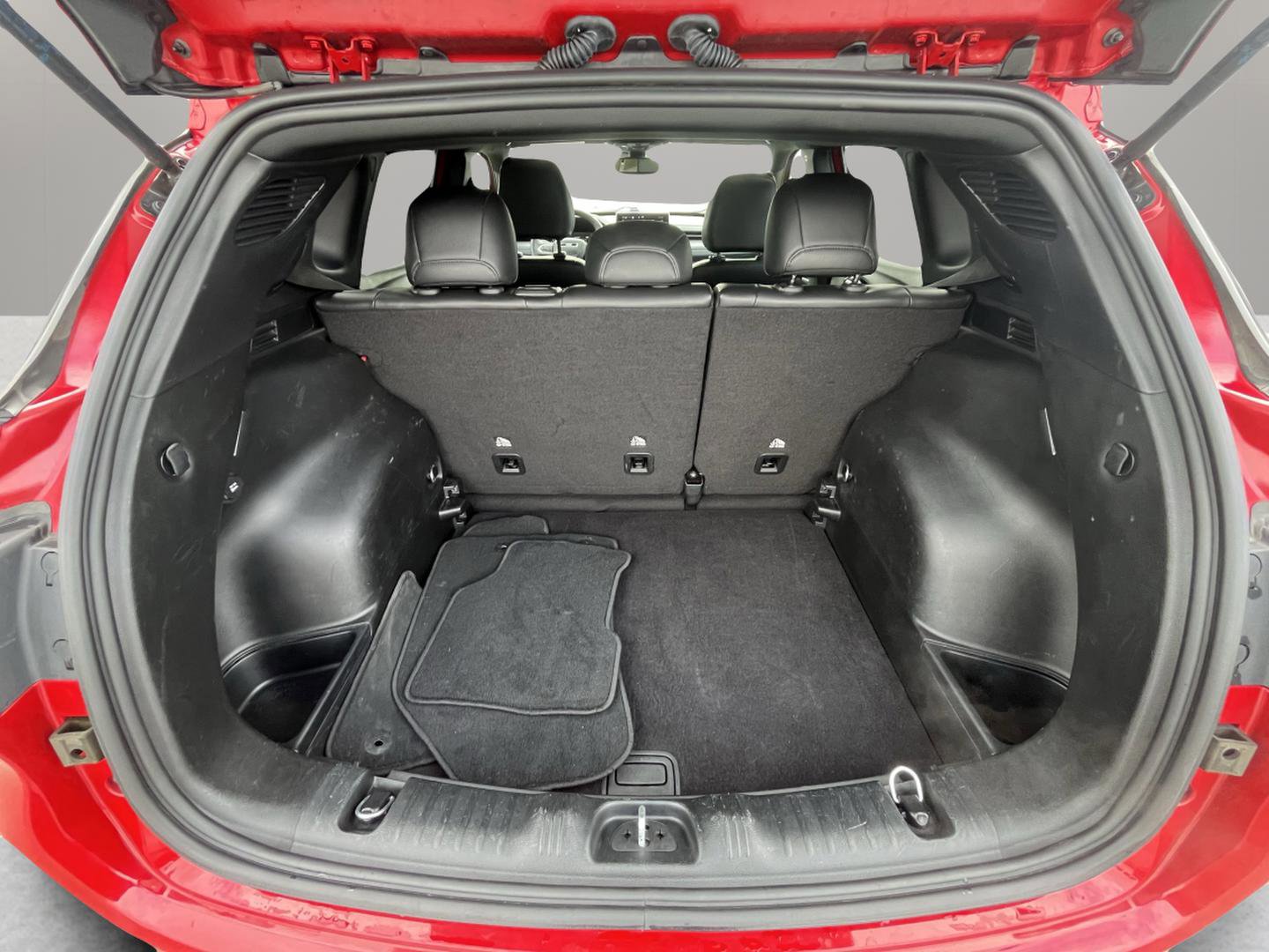 Used 2023 Jeep Compass Limited image 33