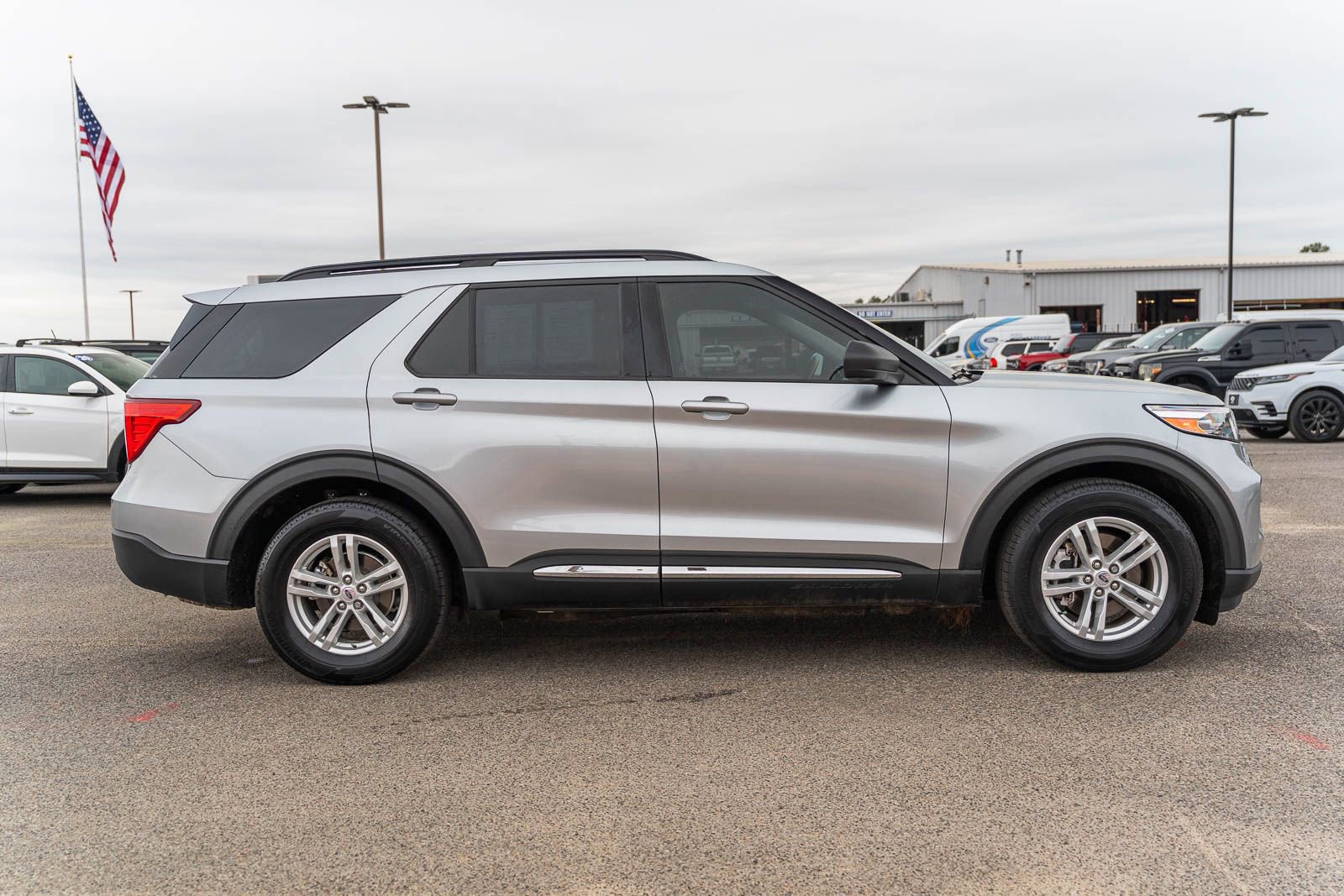 Certified 2022 Ford Explorer XLT image 6