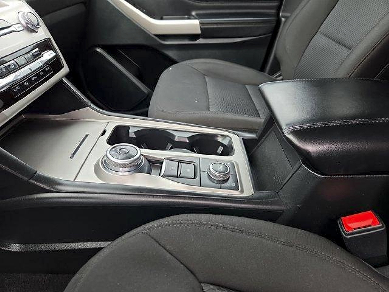 Certified 2023 Ford Explorer XLT AWD/4WD image 22