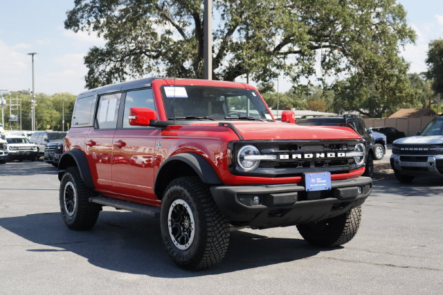 Certified 2024 Ford Bronco Outer Banks w/ Sasquatch Package AWD/4WD image 7