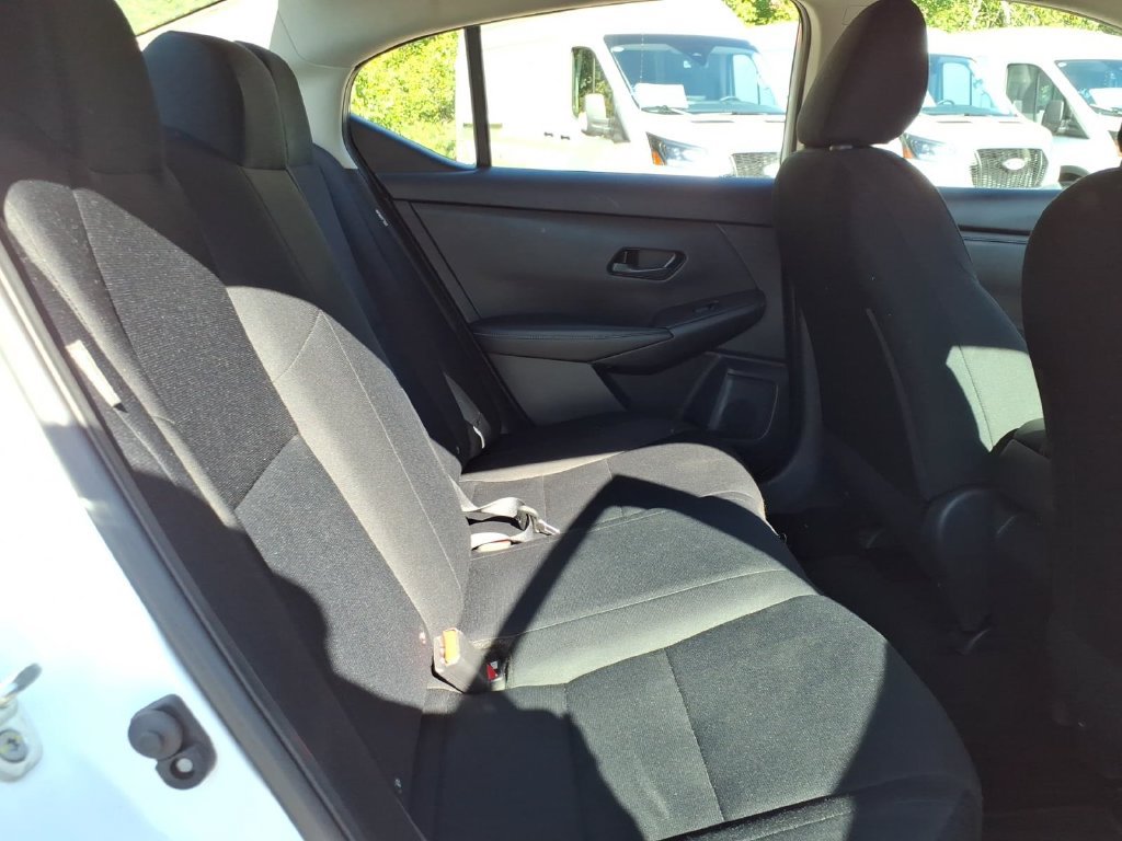 Used 2024 Nissan Sentra S FWD image 11