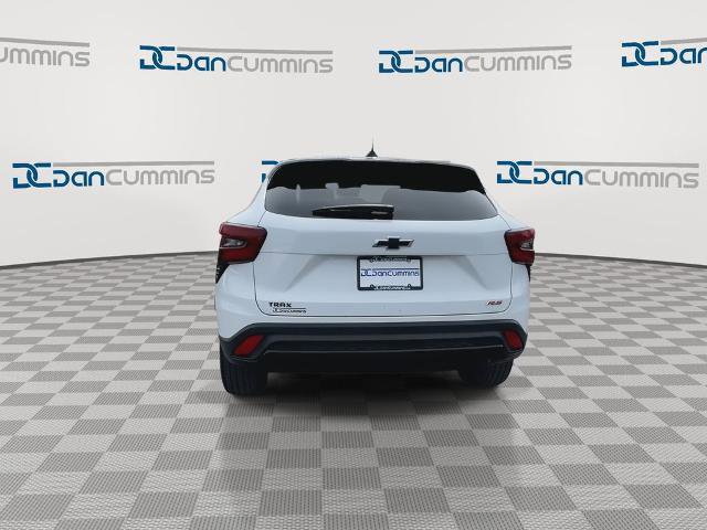 Used 2025 Chevrolet Trax RS w/ Sunroof Package image 3