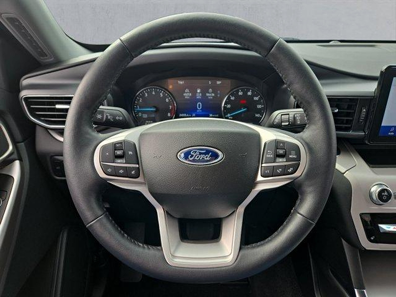 Certified 2023 Ford Explorer XLT w/ Equipment Group 202A AWD/4WD image 13