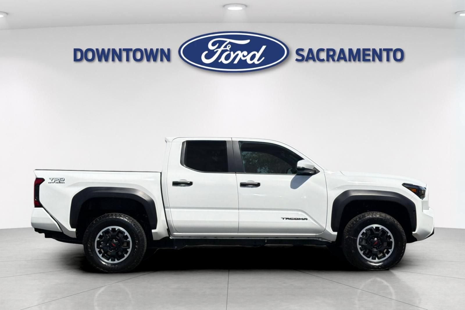 Used 2025 Toyota Tacoma TRD Off-Road w/ TRD Off Road Upgrade Package AWD/4WD image 10