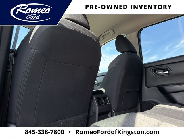 Used 2024 Nissan Rogue SV AWD/4WD image 27