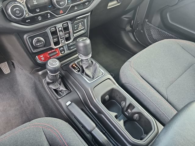 Used 2025 Jeep Wrangler Unlimited Rubicon AWD/4WD image 29