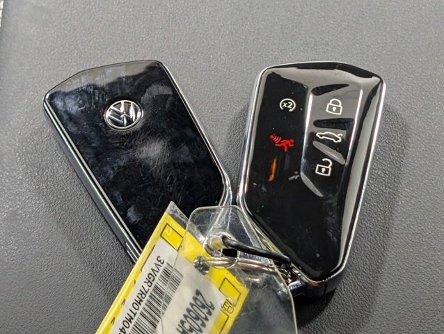 Used 2026 Volkswagen Tiguan SE R-Line AWD/4WD image 24