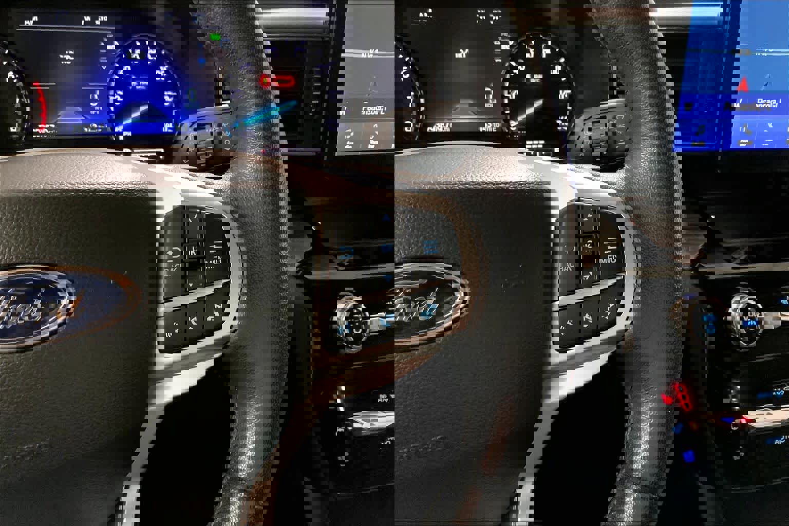 Certified 2022 Ford Explorer Limited w/ Equipment Group 301A image 23