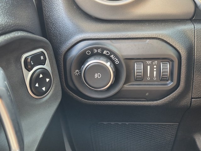 Used 2019 Jeep Wrangler Sport AWD/4WD image 23