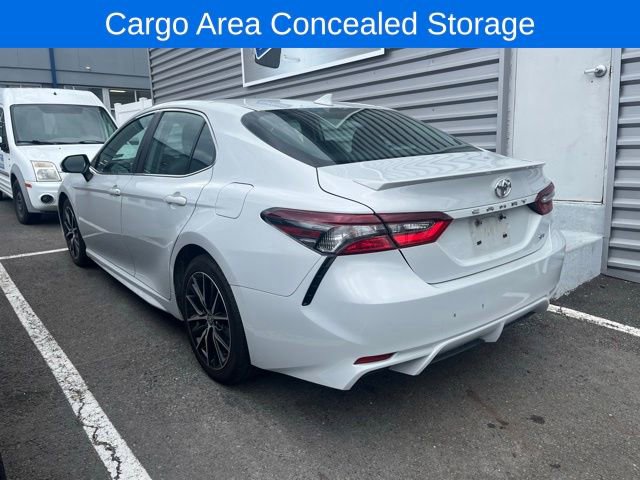 Used 2024 Toyota Camry SE FWD image 3