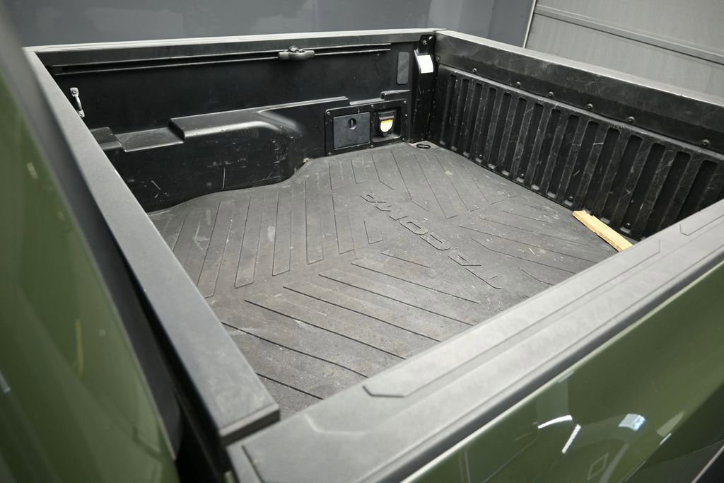Used 2022 Toyota Tacoma TRD Off-Road w/ Technology Package RWD image 24