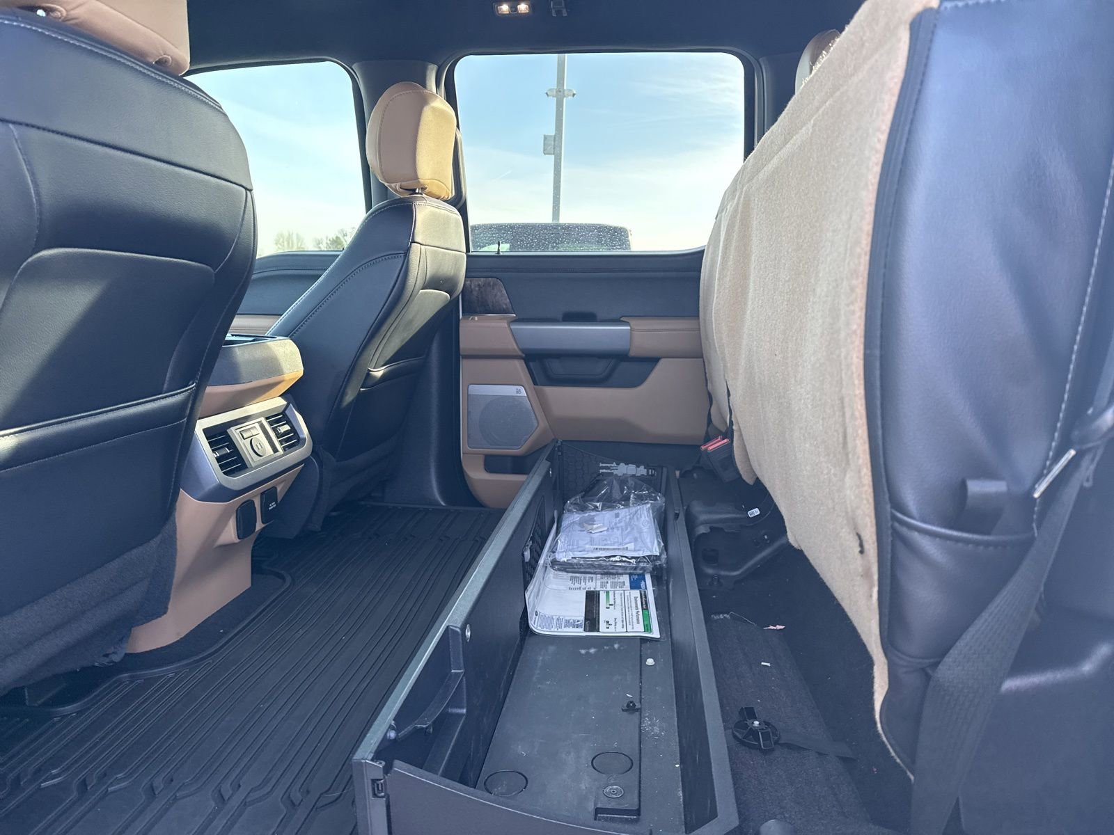 Certified 2024 Ford F250 Lariat w/ Lariat Ultimate Package image 9