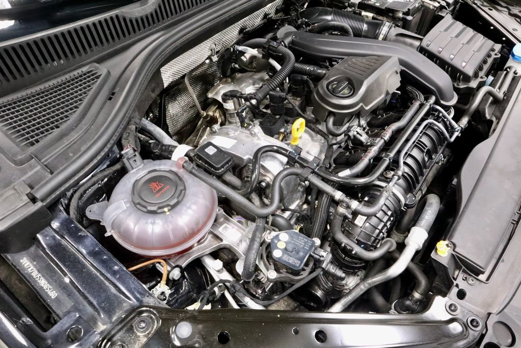 Used 2025 Volkswagen Jetta SE image 17