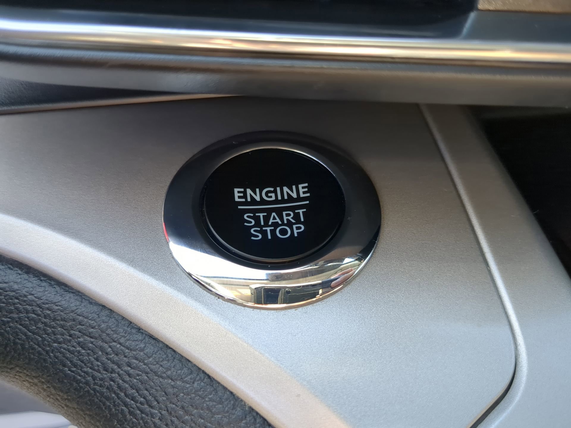 Certified 2022 Ford Explorer XLT w/ Equipment Group 202A image 61