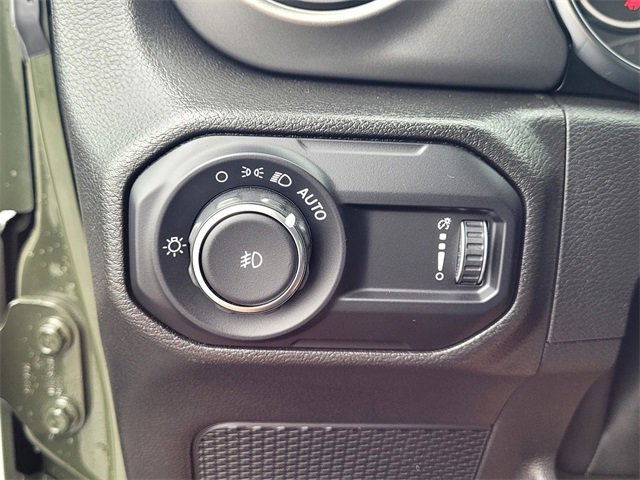 Used 2023 Jeep Wrangler Willys image 20