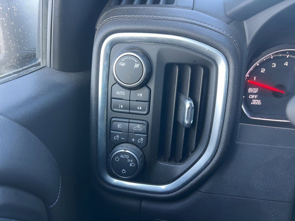 Used 2019 Chevrolet Silverado 1500 RST image 22