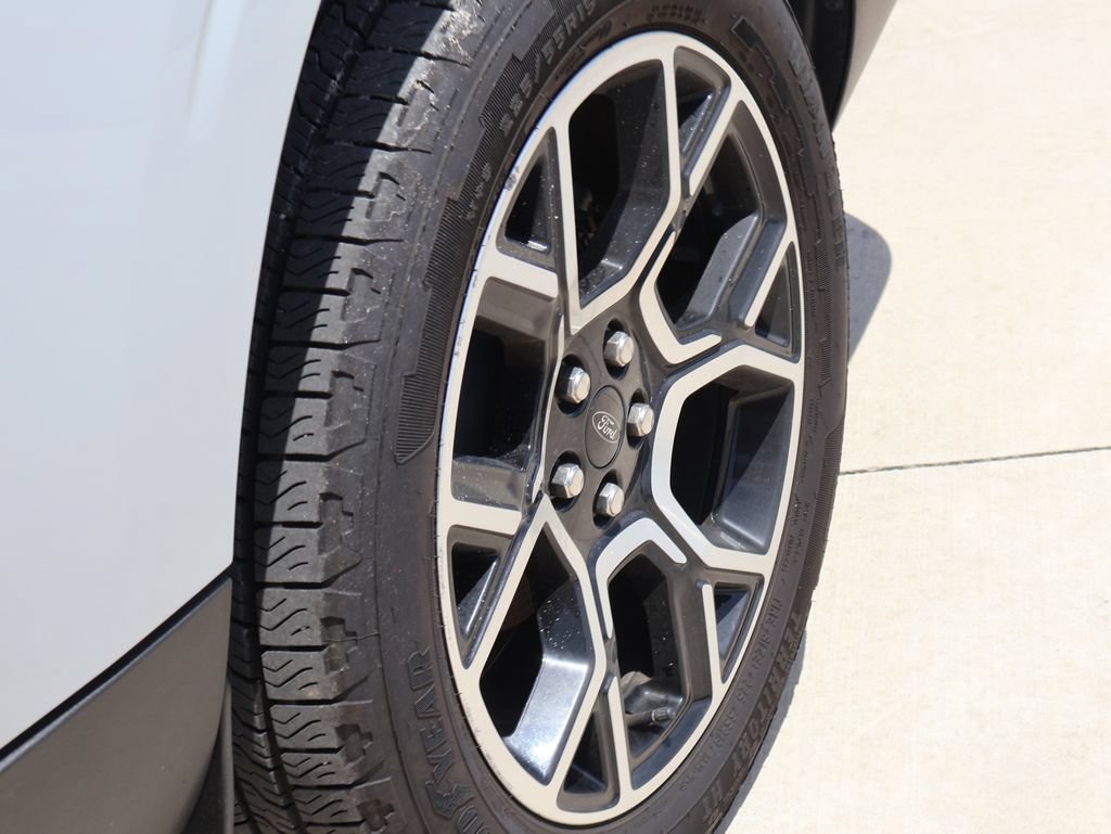 Certified 2025 Ford Maverick Lariat AWD/4WD image 39