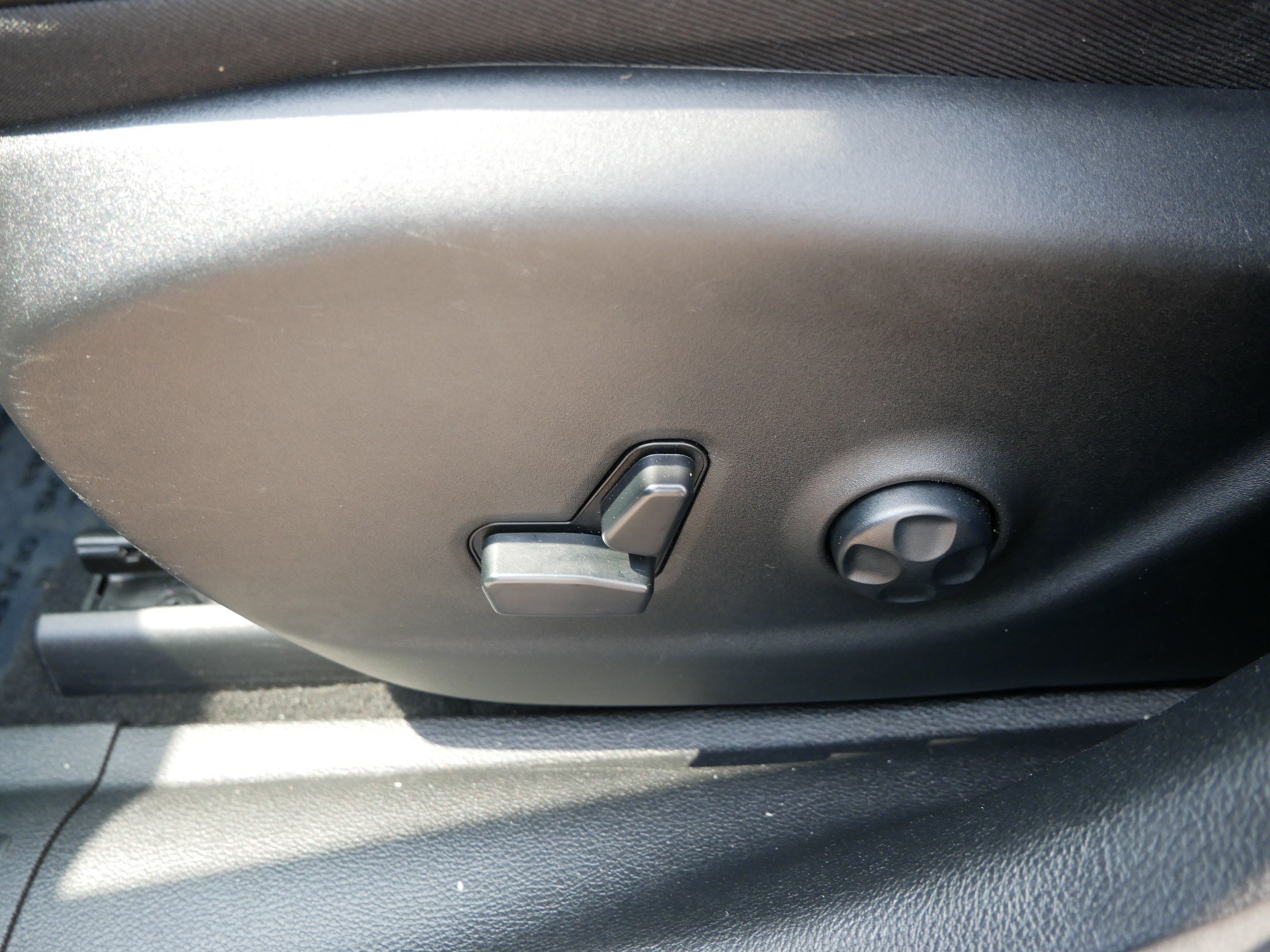 Used 2021 Jeep Cherokee Trailhawk AWD/4WD image 19