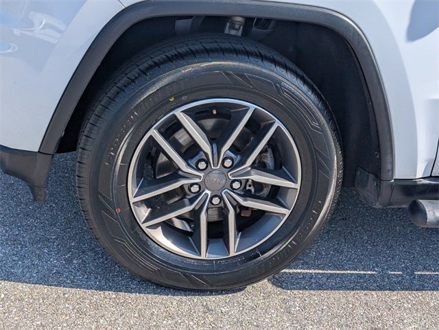 Used 2019 Jeep Grand Cherokee Limited image 4