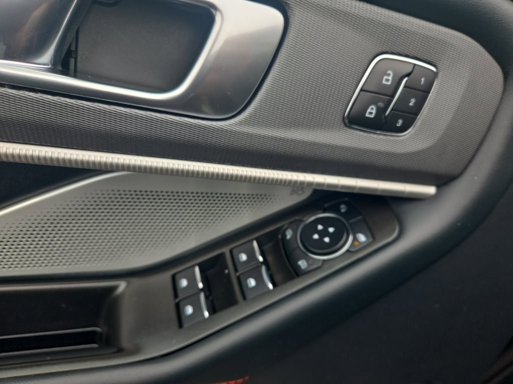 Certified 2025 Ford Explorer ST AWD/4WD image 19