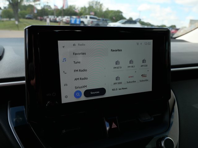 Used 2025 Toyota Corolla LE FWD image 24
