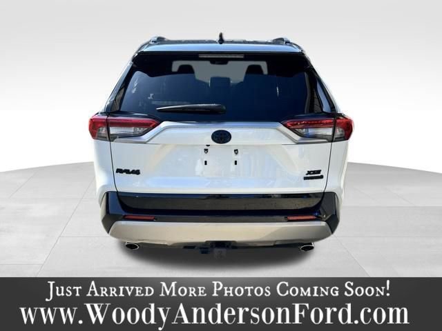 Used 2022 Toyota RAV4 XSE AWD/4WD image 3