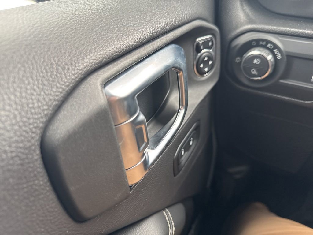 Used 2023 Jeep Gladiator Rubicon w/ Cold Weather Group image 38