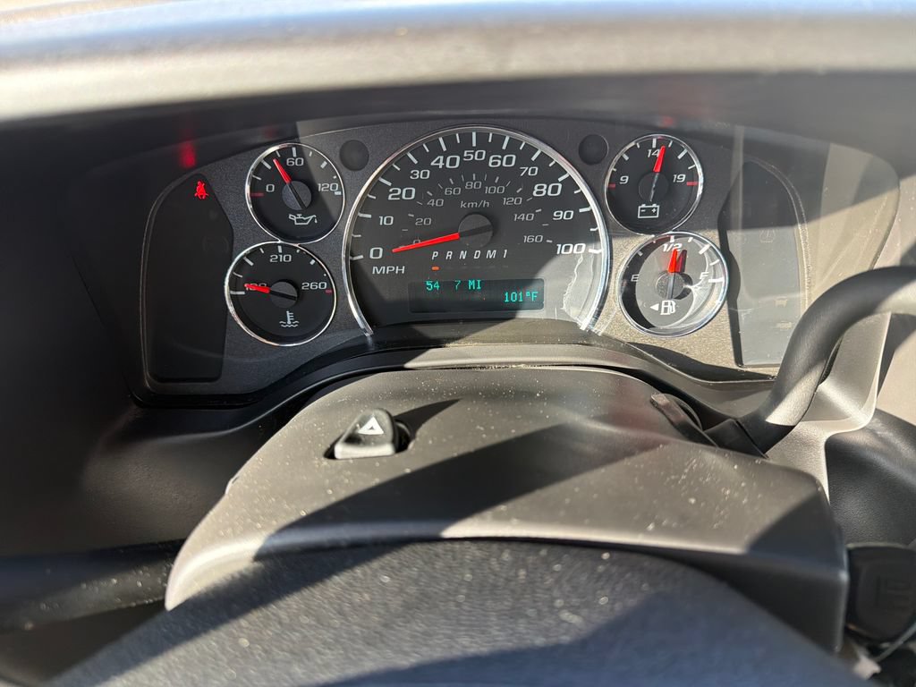 Used 2022 Chevrolet Express 2500 w/ Driver Convenience Package RWD image 9