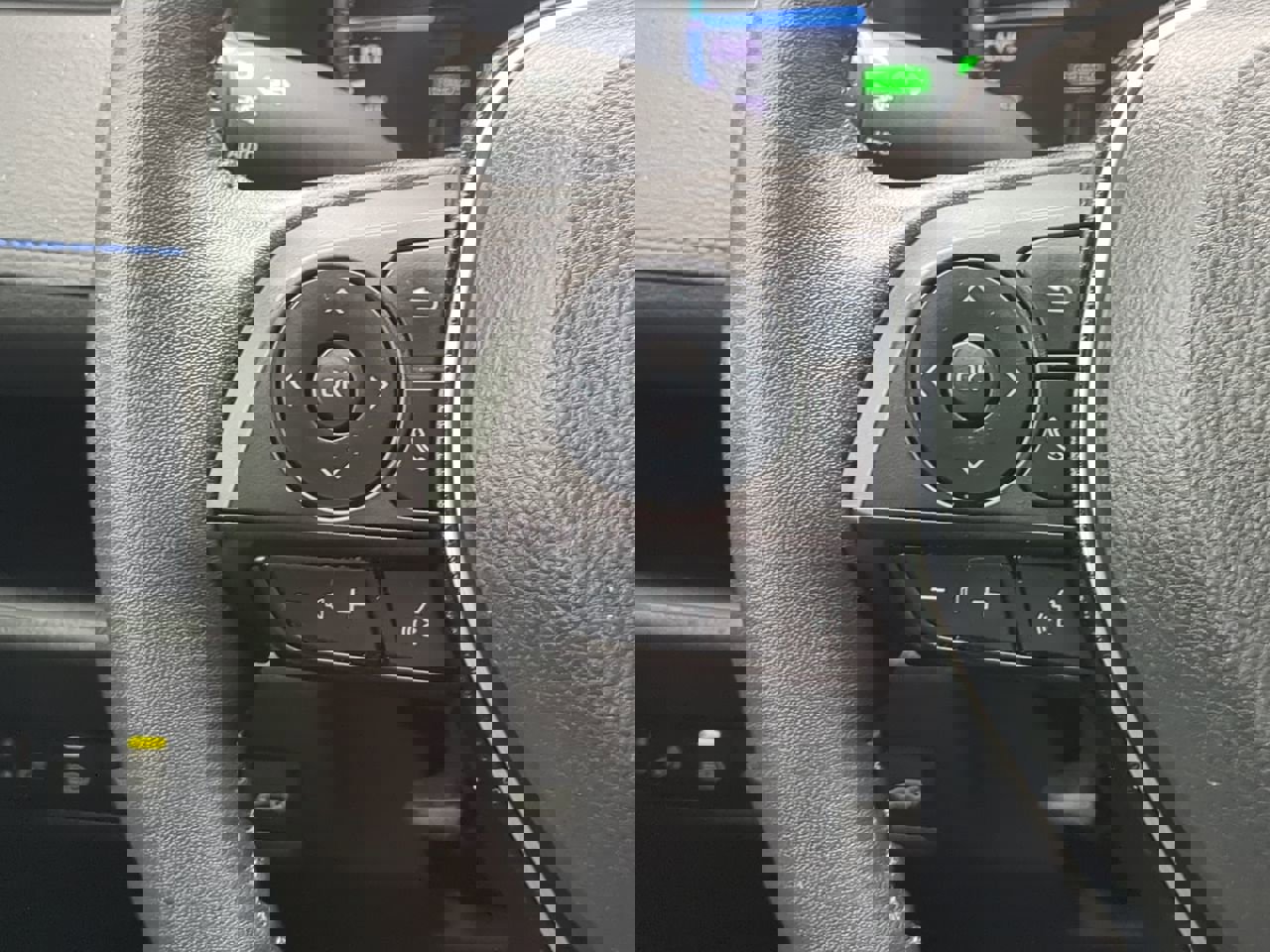 Used 2022 Toyota RAV4 SE w/ Convenience Package image 23