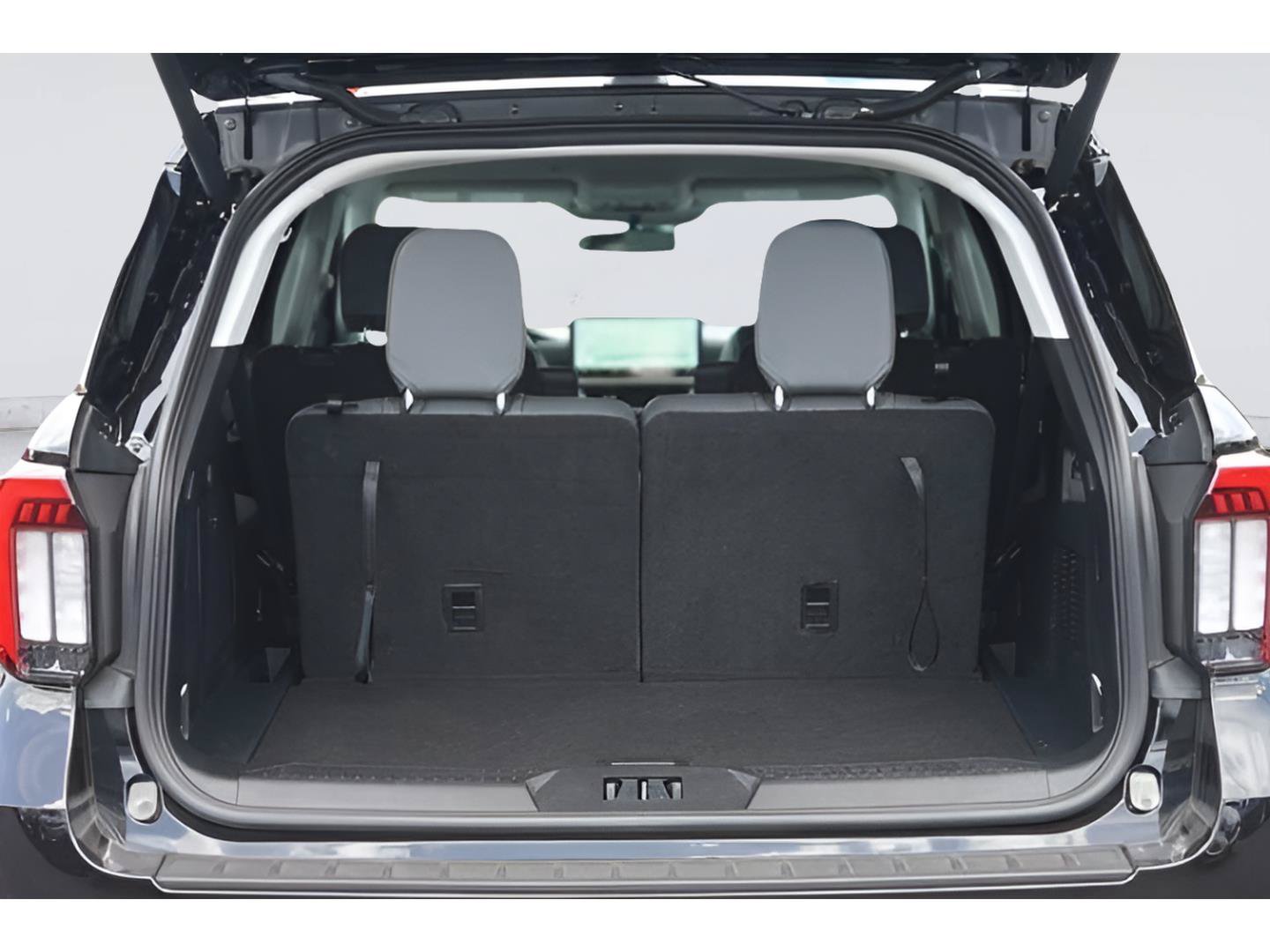 Certified 2026 Ford Explorer Active RWD image 33