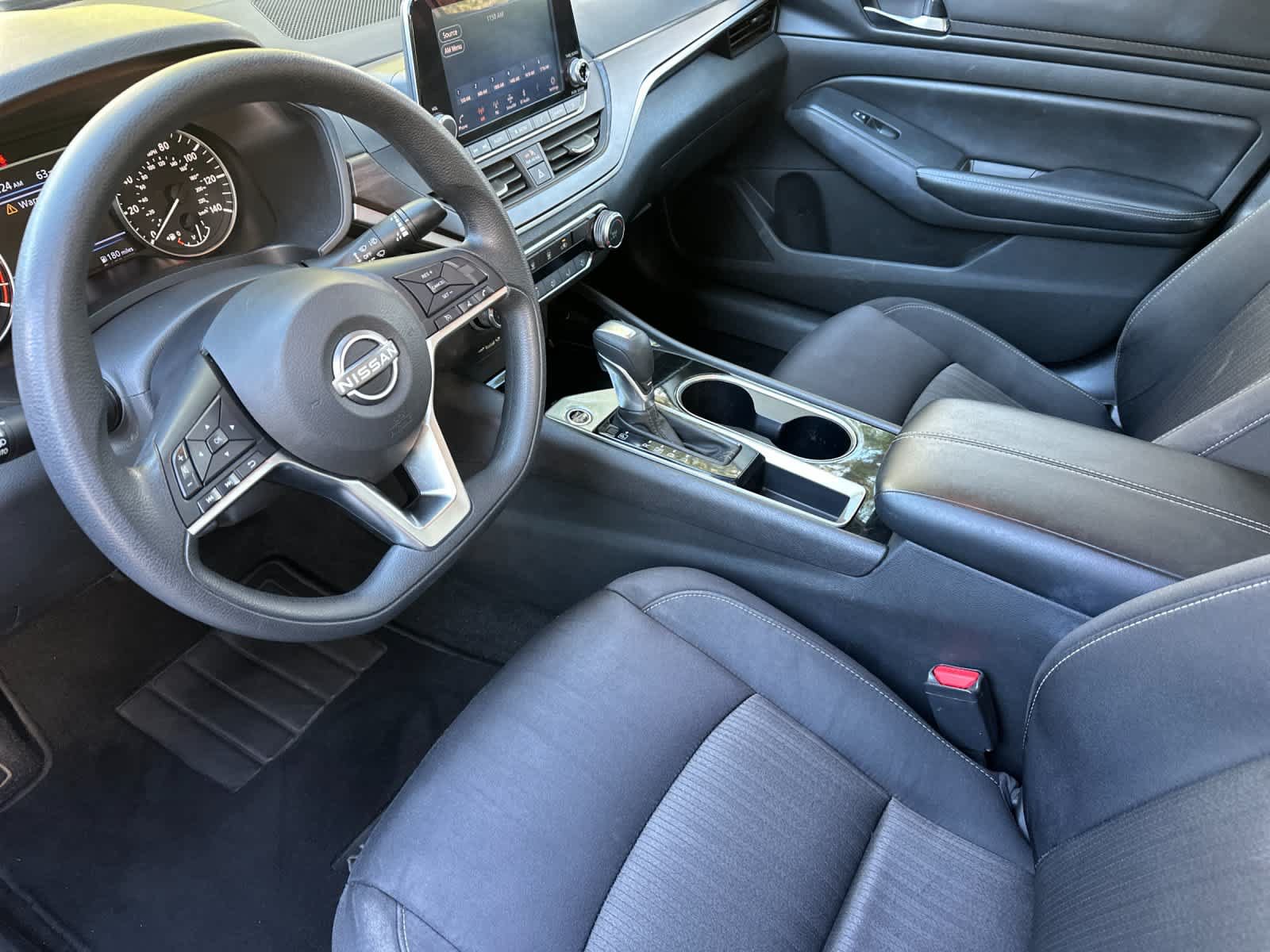 Used 2024 Nissan Altima 2.5 SV FWD image 11