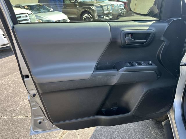 Used 2022 Toyota Tacoma SR w/ SR Convenience Package RWD image 16