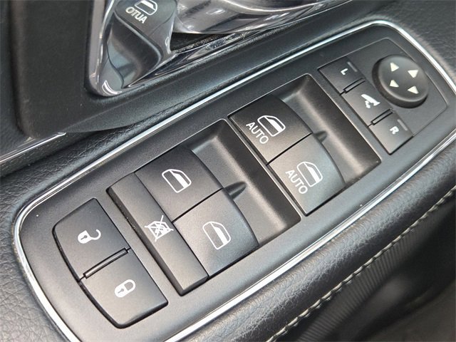 Used 2017 RAM 1500 Laramie w/ Convenience Group image 26