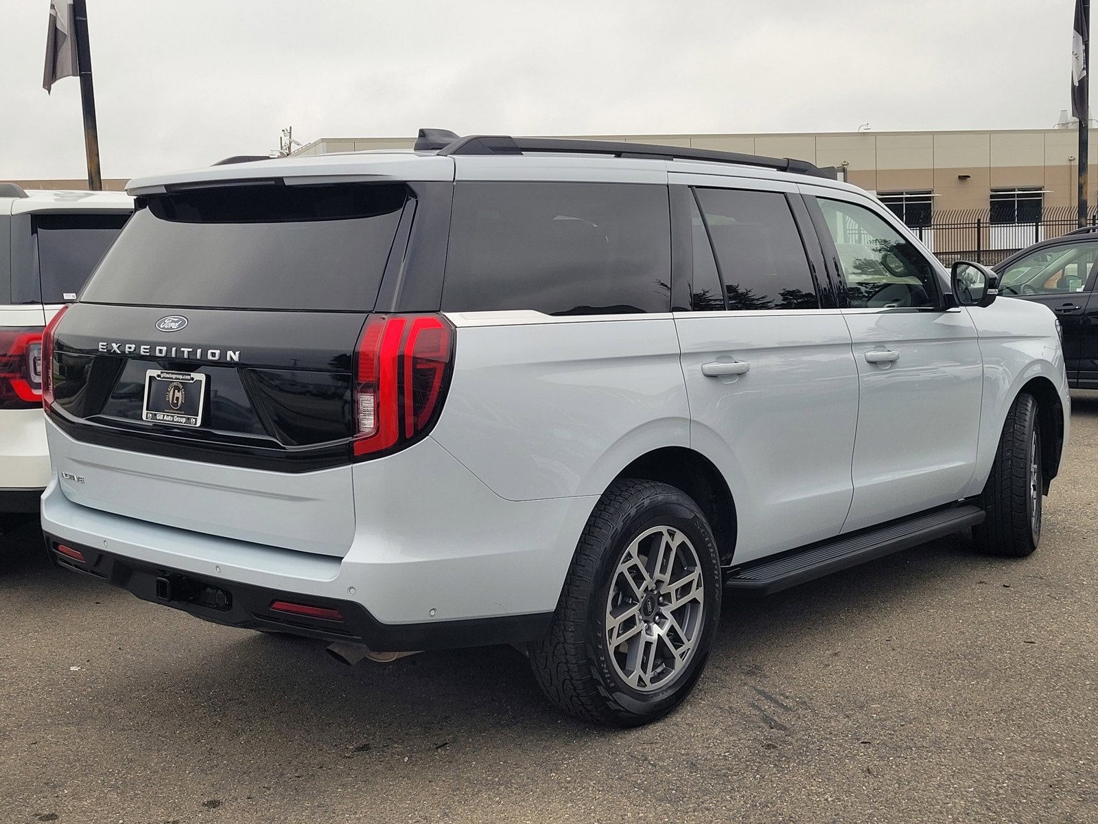 Certified 2025 Ford Expedition Active image 4