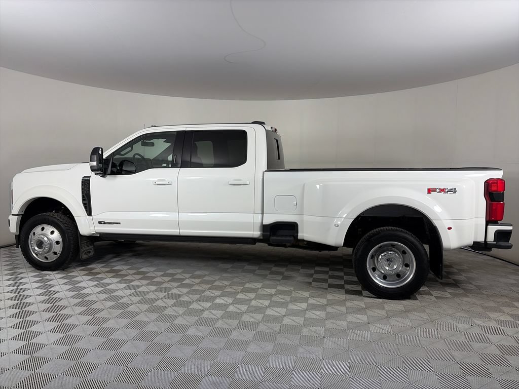 Certified 2026 Ford F450 Platinum w/ FX4 Off-Road Package AWD/4WD image 4
