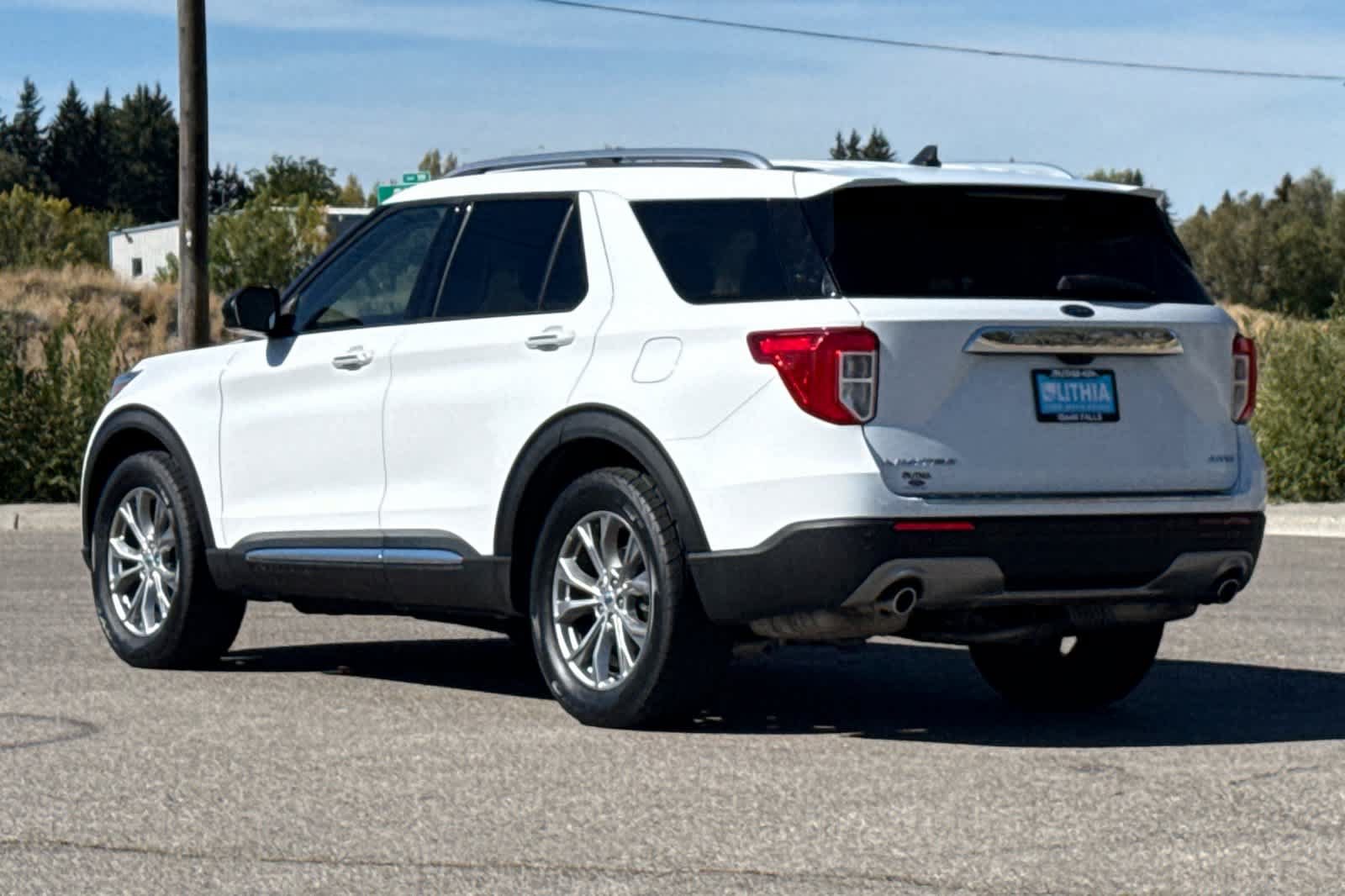 Certified 2022 Ford Explorer Limited AWD/4WD image 6