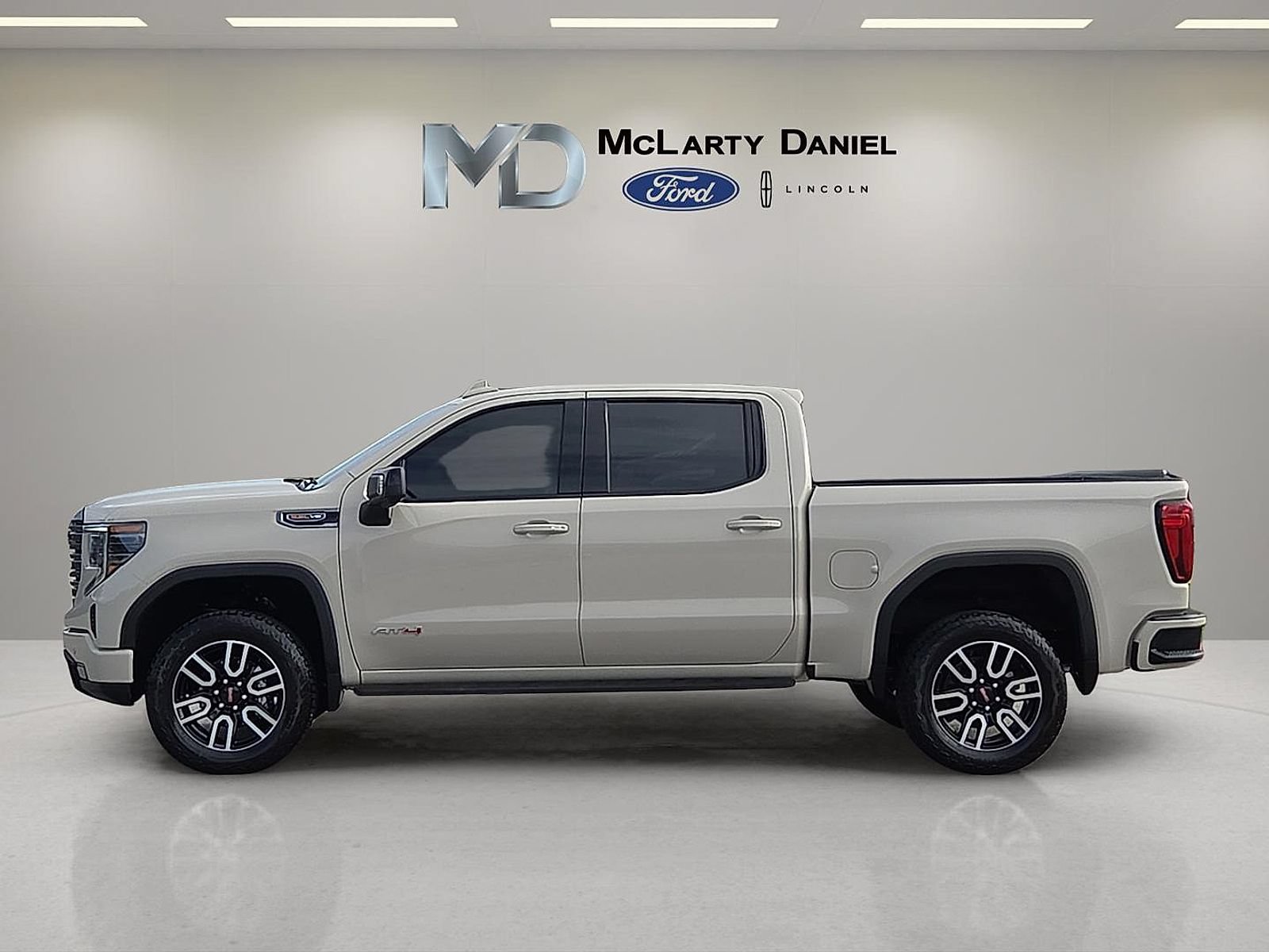 Used 2026 GMC Sierra 1500 AT4 w/ AT4 Premium Package AWD/4WD image 3