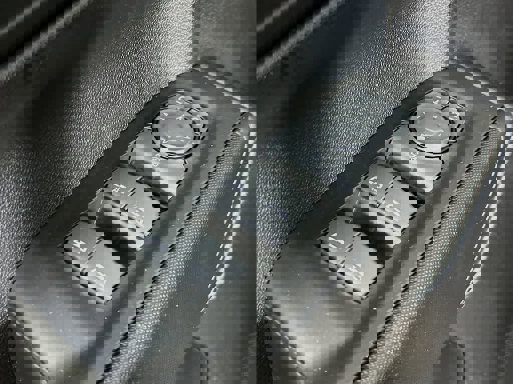 Used 2022 Chevrolet Silverado 1500 Custom image 28