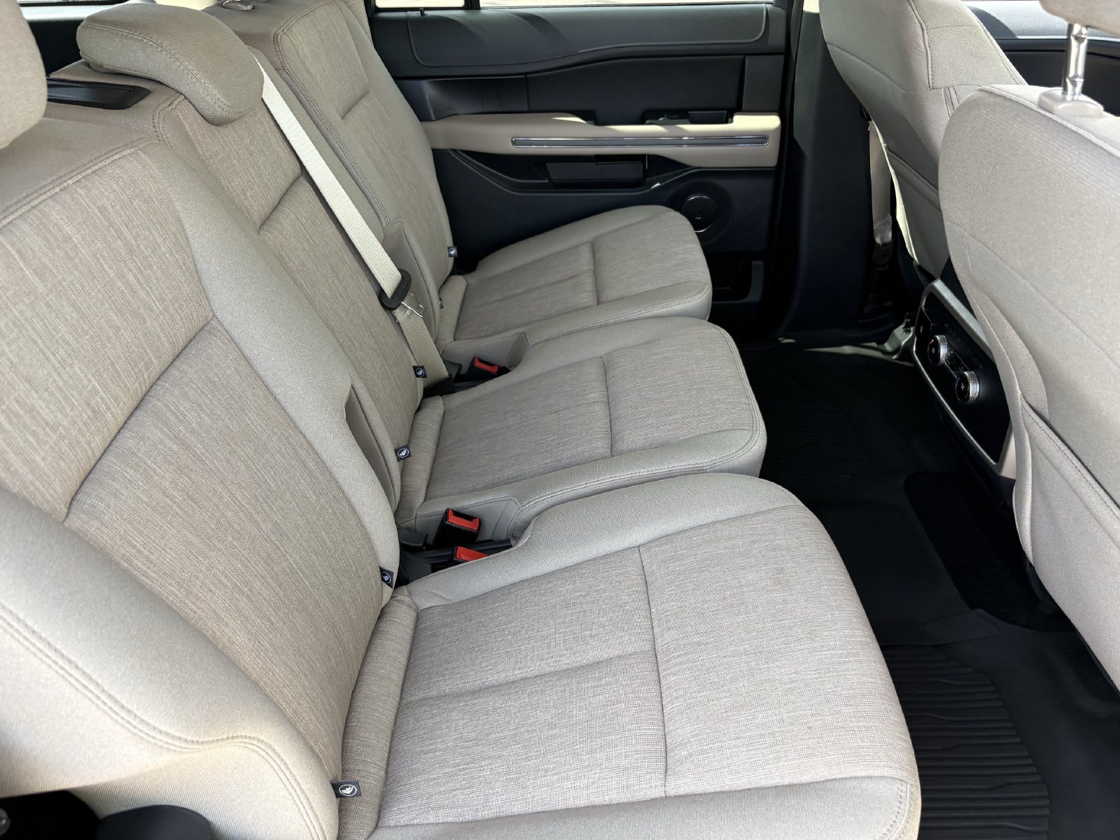Certified 2024 Ford Expedition Max XLT RWD image 16