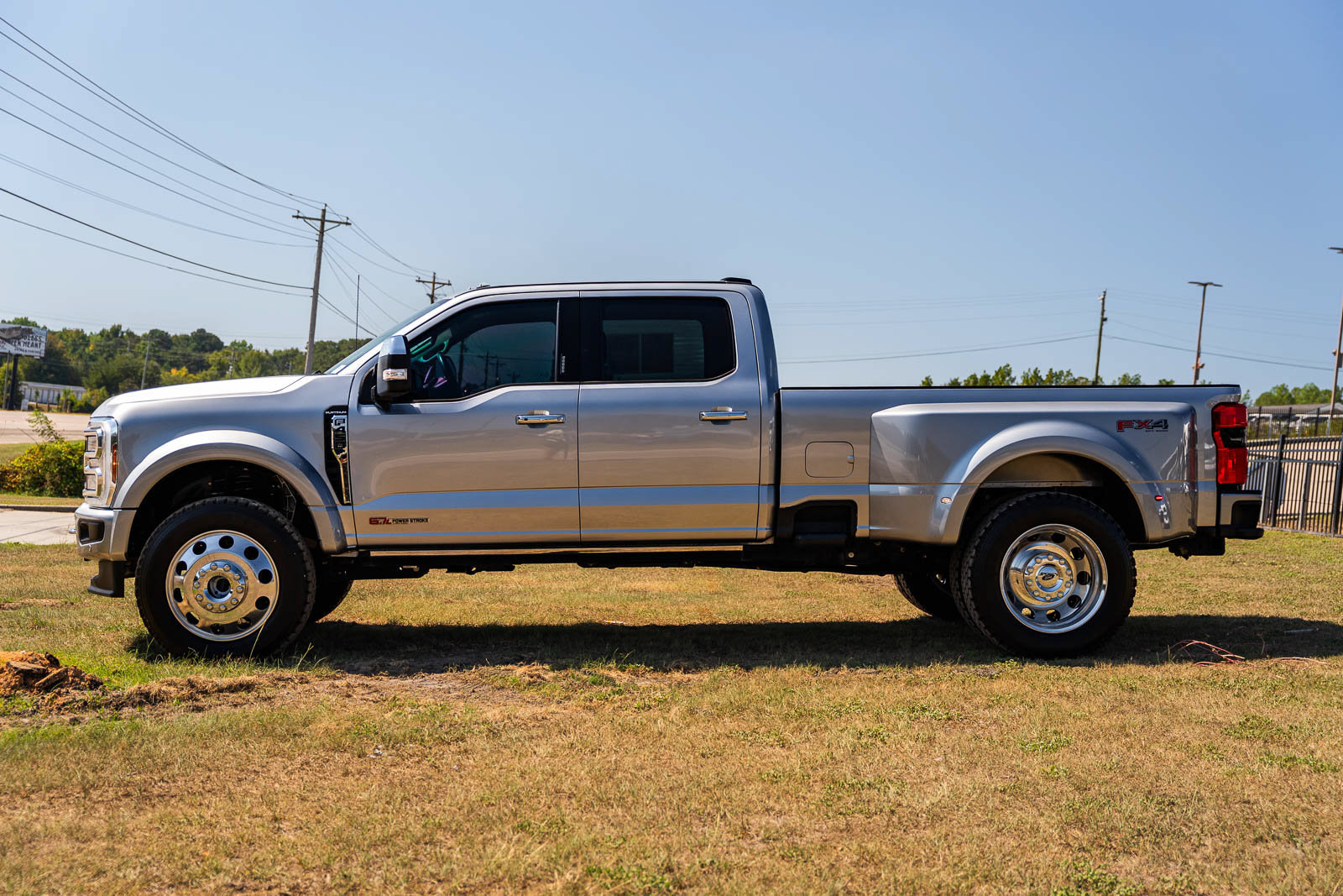 Certified 2024 Ford F450 Platinum w/ FX4 Off-Road Package AWD/4WD image 4