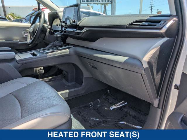 Used 2022 Toyota Sienna Limited AWD/4WD image 22