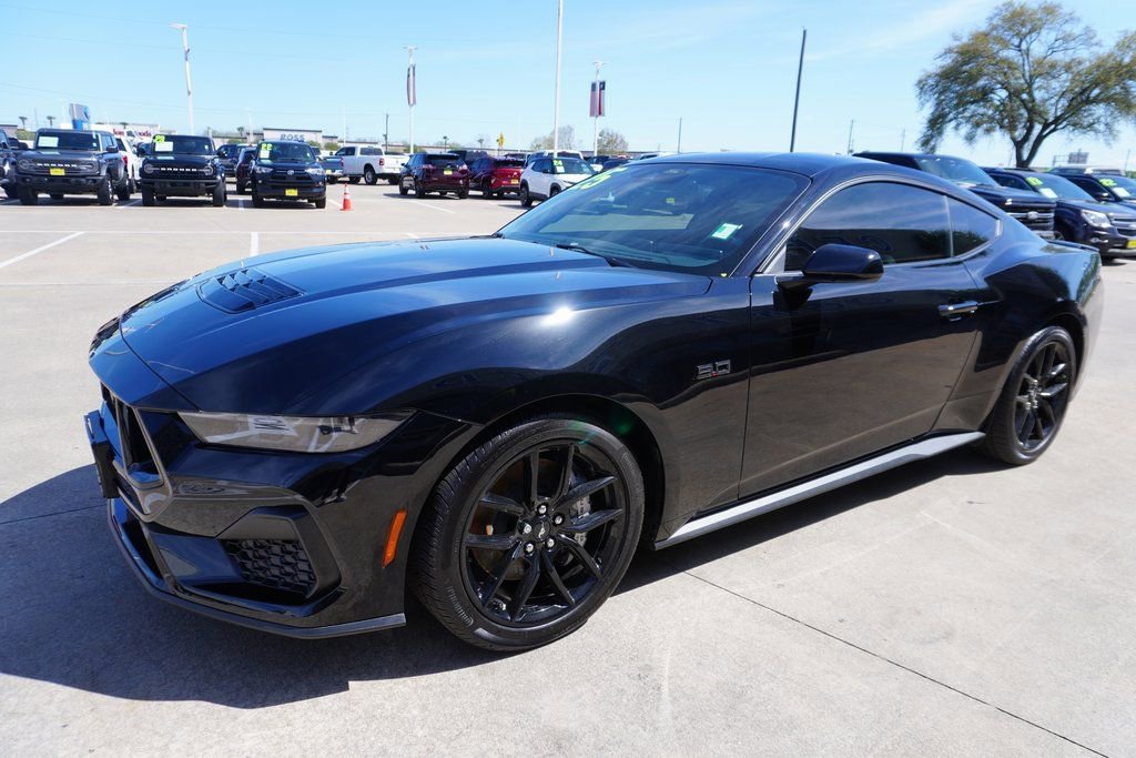 Certified 2025 Ford Mustang GT RWD image 3