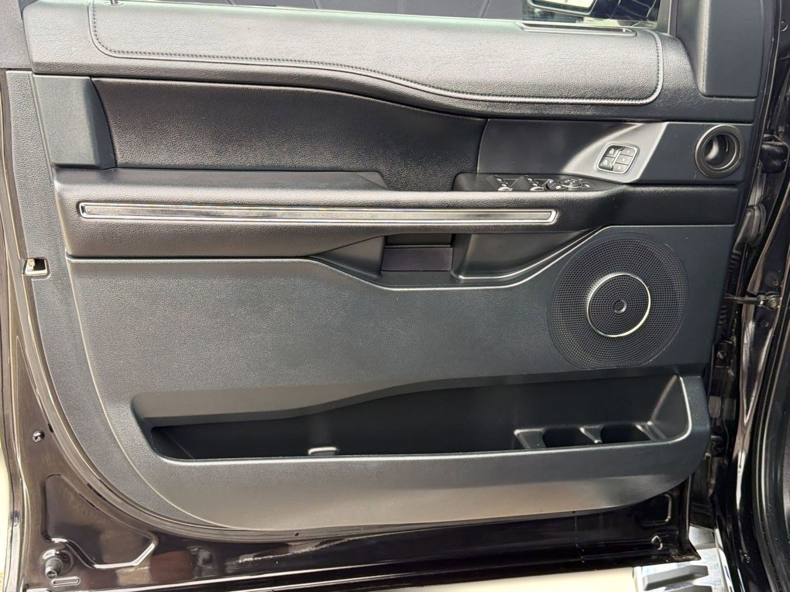 Certified 2021 Ford Expedition XLT image 10