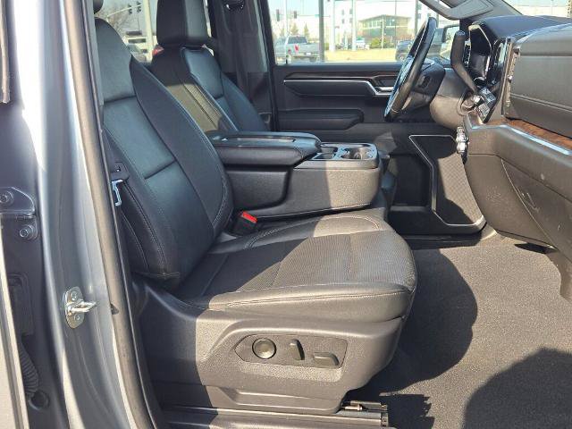 Used 2025 GMC Sierra 1500 SLT AWD/4WD image 6