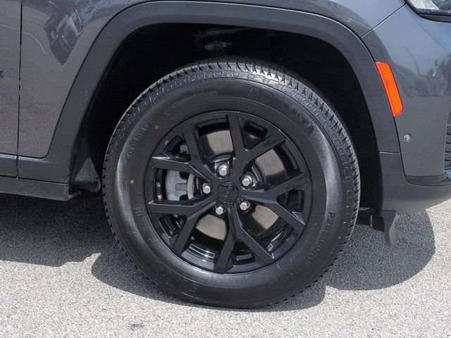 Used 2024 Jeep Grand Cherokee L Laredo AWD/4WD image 11