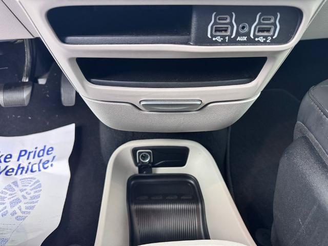 Used 2023 Chrysler Pacifica Touring-L FWD image 21